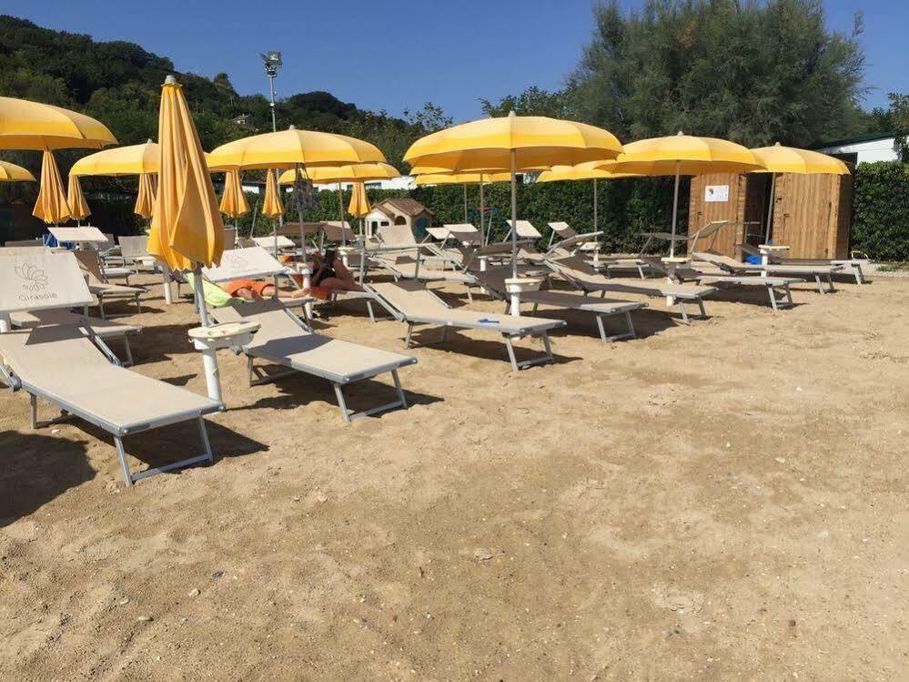 Girasole Eco Family Village Fermo Bagian luar foto